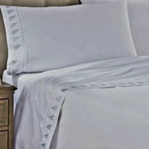Hidden retreat sheets, white and silver embroidery
